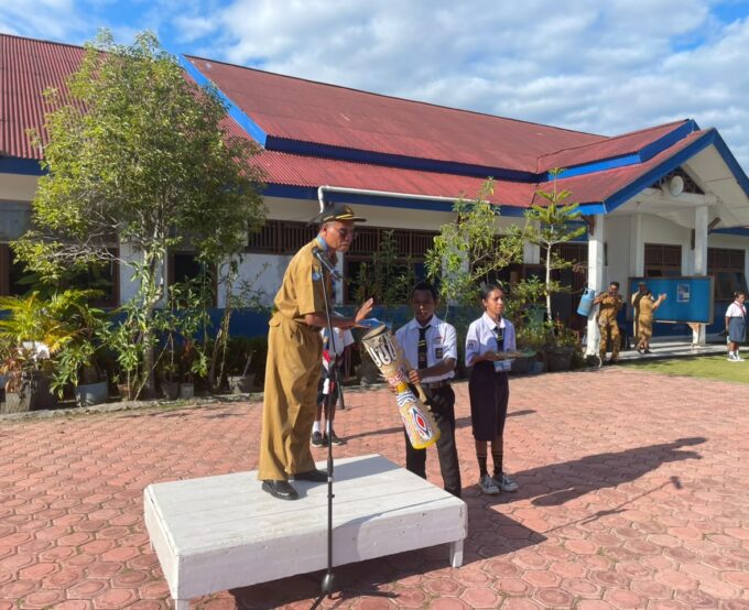 SMA Negeri 1 Plus KPG Nabire Barat Resmi Buka MPLS, Siapkan Calon Pendidik Papua Berkarakter KRISTAL